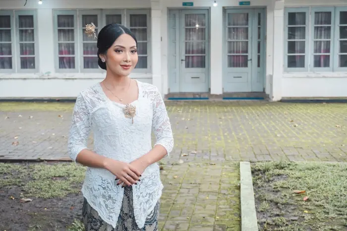 10 Latest Charming Party Kebaya Models to Look Stunning